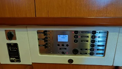 Clique para visualizar BENETEAU OCEANIS 43 PÉS - ANO 2009