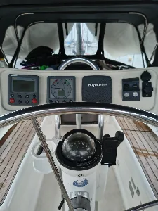 Clique para visualizar JEANNEAU SUN ODYSSEY 32.2 – 32 PÉS – ANO 1999