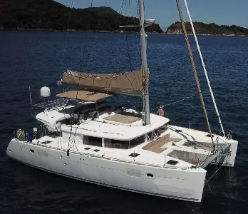 Clique para visualizar CATAMARÃ LAGOON 450 F – 45 PÉS – ANO 2013/14.