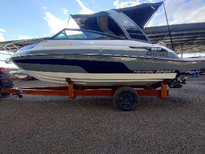 Clique para visualizar Triton 250 Cab