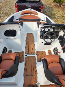 Lancha Focker 180 - Ano 2000 com Motor 90 hp