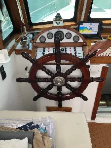 Clique para visualizar Trawller com motor MWM 32 pes