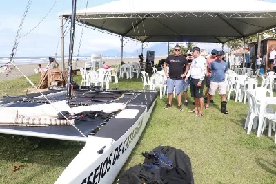 Catamarã Tornado 20 Pés 