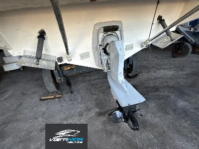 Lancha Tecnomarine (Símbolo 31)