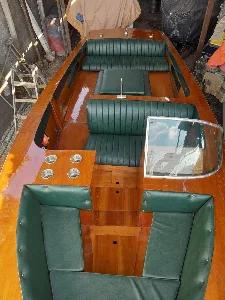 Clique para visualizar Skiboat Maxboat 19 em madeira com reversor - 1984