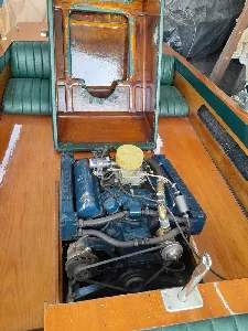 Clique para visualizar Skiboat Maxboat 19 em madeira com reversor - 1984