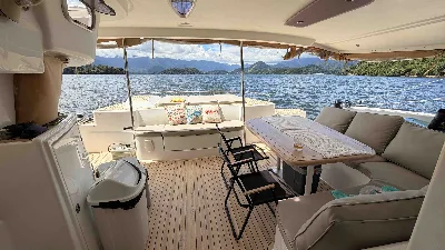 Clique para visualizar Catamara Fountaine Pajot Salina 48