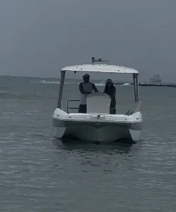 Lancha 26 pes Mercury 150 4T ano 2025