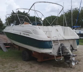 Clique para visualizar Lancha Regal 240 Open