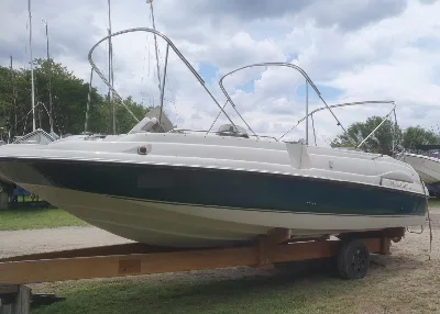 Clique para visualizar Lancha Regal 240 Open