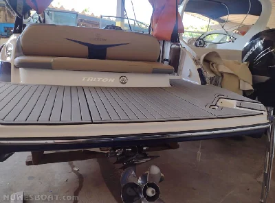 Triton 250 Open