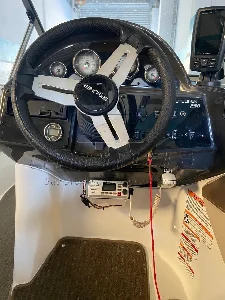 Clique para visualizar Bayliner 250 BR
