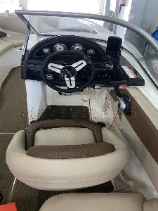 Clique para visualizar Bayliner 250 BR