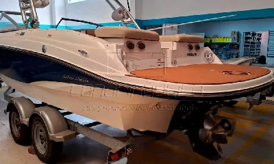 Clique para visualizar Bayliner 250 BR