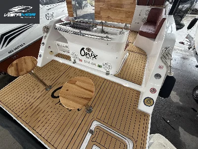 Clique para visualizar Lancha Onix 290
