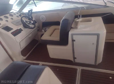 Clique para visualizar Sea Ray 300