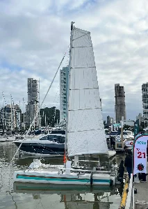 Clique para visualizar Catamarã Bate Vento BV 21 sem cabine