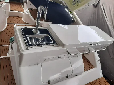 Clique para visualizar Espaço gourmet em fibra e aço inox p/ lanchas