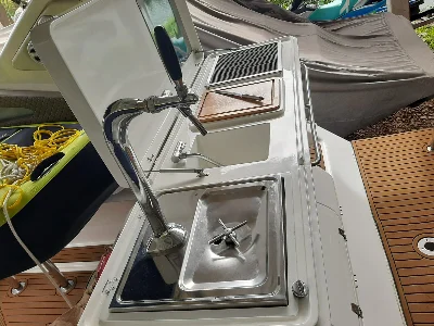 Clique para visualizar Espaço gourmet em fibra e aço inox p/ lanchas