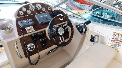 Clique para visualizar Lancha Bayliner 310 Completa + Mercruiser V8 8.2