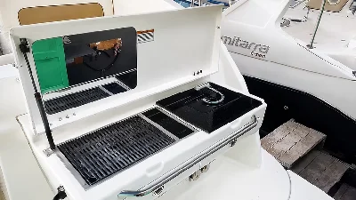 Clique para visualizar Lancha Bayliner 310 Completa + Mercruiser V8 8.2