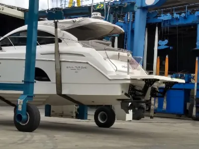 Clique para visualizar Plataforma hidráulica p/ lancha a partir de 29 pés