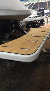 Clique para visualizar Plataforma hidráulica p/ lancha a partir de 29 pés