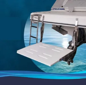 Clique para visualizar Plataforma manual de popa em aço inox e fibra