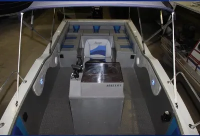 ADVENTURE 246 OPEN OU CABINADA