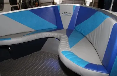 ADVENTURE 246 OPEN OU CABINADA