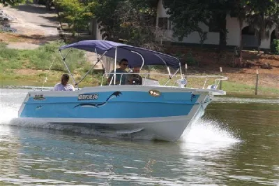 ADVENTURE 246 OPEN OU CABINADA